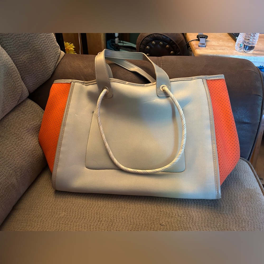 Shiraleah Neoprene Vesper Tote - Picture 11 of 14